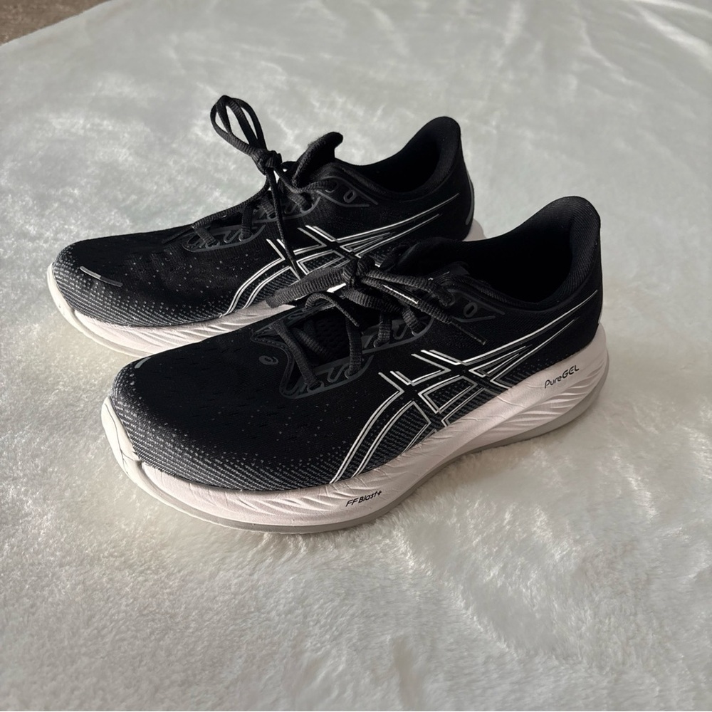 GREAT CONDITION - ASICS Gel Cumulus 26 Black Concrete Mens Size 10